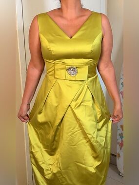 Elegant V-Neck Lime Green Satin Dress with Decorative Waist Brooch
